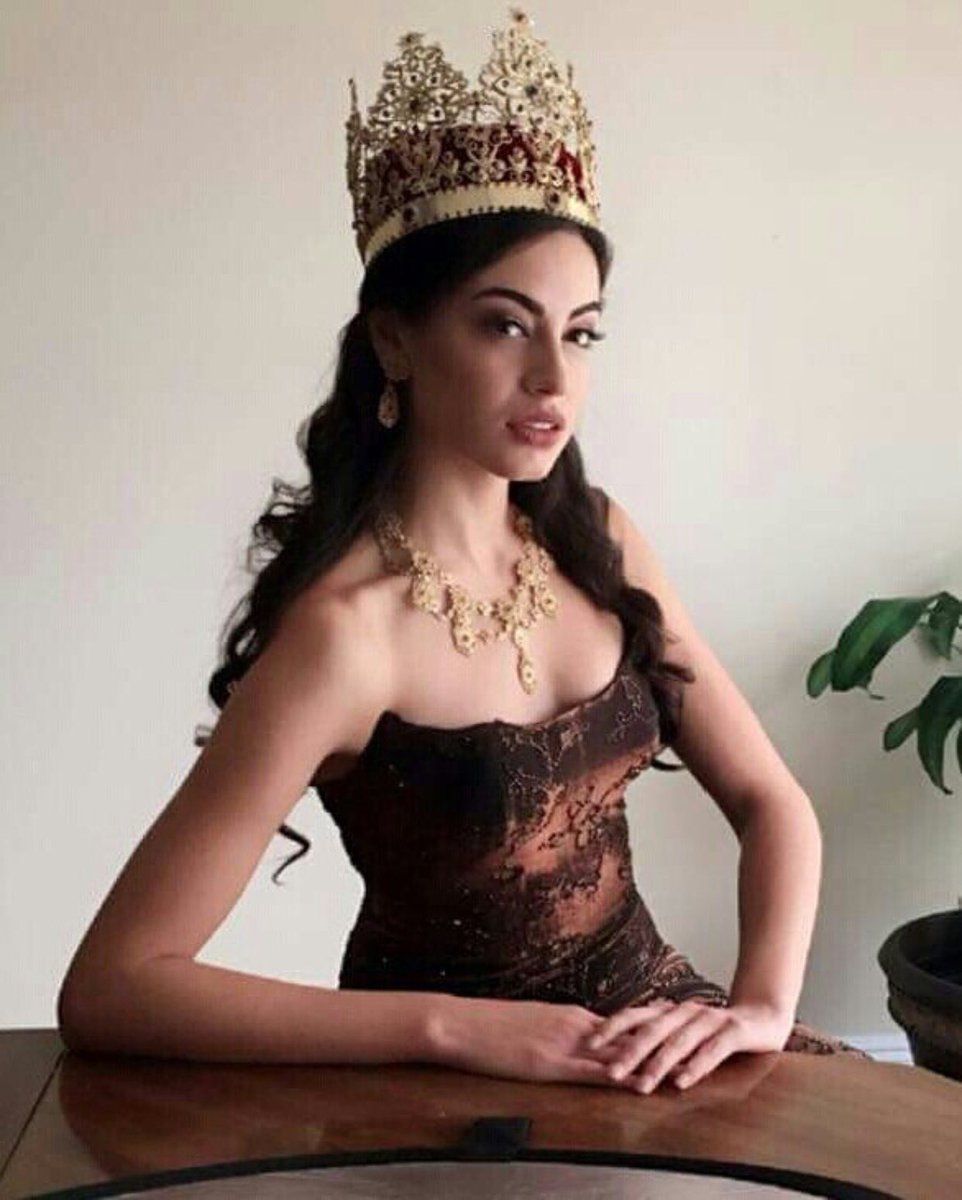 MissMultiverse's tweet image. #Behindthescenes  of my photoshoot today modeling Ramona Haar Jewelry while wearing Miss Multiverse crown. #siriabojorguez @HRHPuntaCana