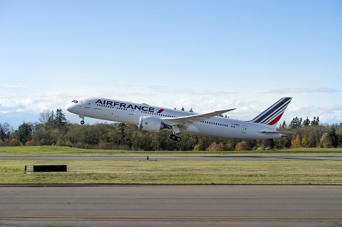BoeingJapan's tweet photo. #ランディのブログ を更新。トリプル・マイルストーン https://t.co/DJVWzprcS2 #ボーイング #Boeing #RandyTinseth #787ドリームライナー #AirFrance #AF787 https://t.co/QhmoNuuYXV