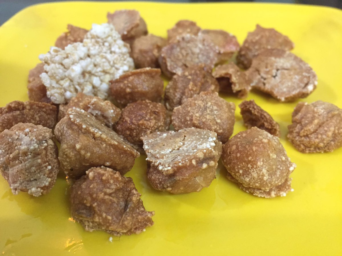 ଆଜି ପଖାଳ ସାଙ୍ଗେ ବଡ଼ି ଚୁରା। 
Ps. : ଚୁରା ହେଇନି ଏବେ ଯାଏଁ।😛