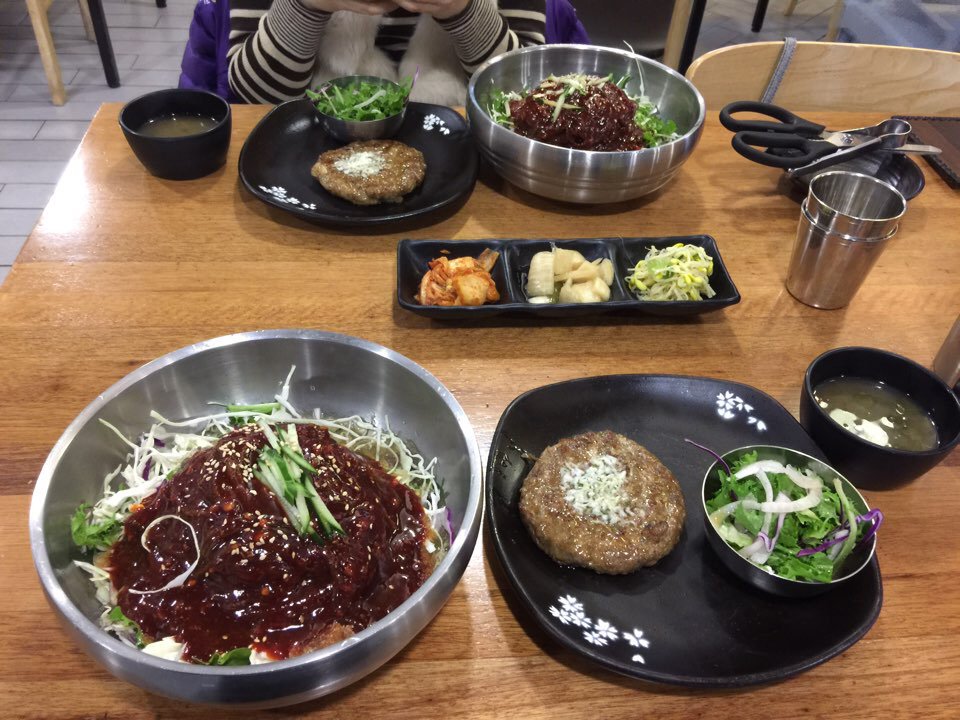 악동™ tweet media