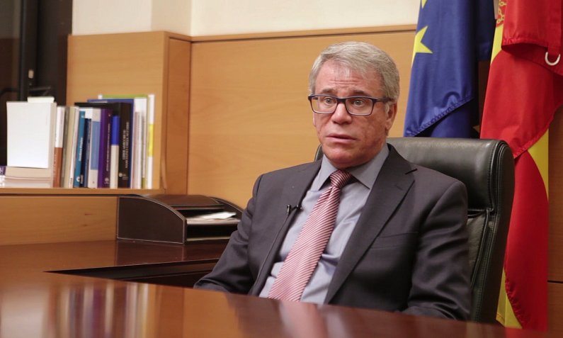 #EncuentroDigital ‘Respuesta de #UE ante el auge de populismos’, con <a href="/carlos_closa/">Carlos Closa Montero</a>, Prof. #MásterUE de <a href="/PosgradoCEU/">Posgrado CEU</a> goo.gl/vjCSU0