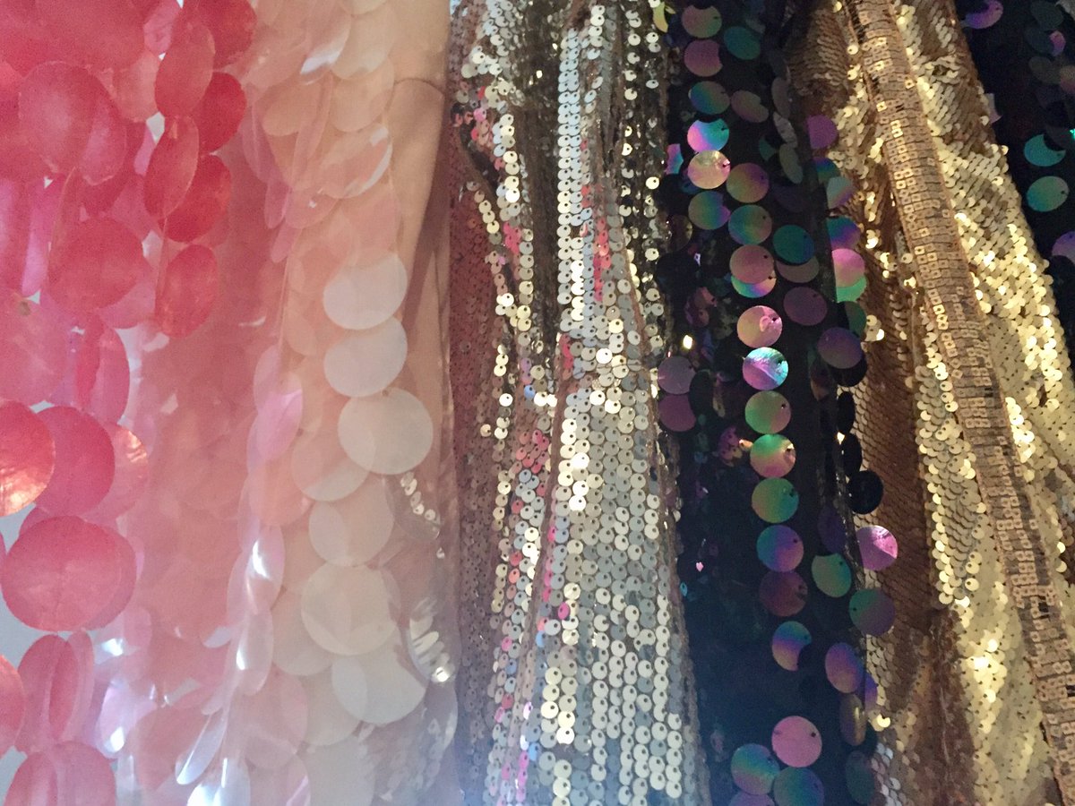BodyArtBrierley's tweet photo. Happy Monday! It's a haberdashery day for me. #OfficeXmasParty #sparkle #glitter #glitterstyle #headpiecemaker #bodyart https://t.co/XzQWHfX8pi