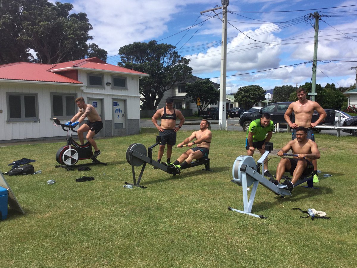 Hurricanesrugby's tweet image. Squad were feeling the pain and the heat in Seatoun today🌪🌞 Preseason is all about putting in work #CanesJourney #TopsOff #CanesGains