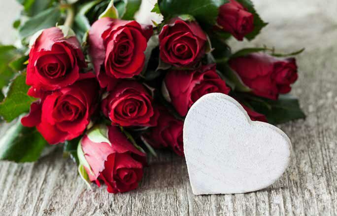 ﴿وألقيت عليك محبة مني﴾

أعظم الحب هو الذي يكون من الله
فإن أحبك الله أسعدك ونصرك وأجاب دعاك  وأزال همك وأزاح غمّك وألقى في قلوب الناس حبك