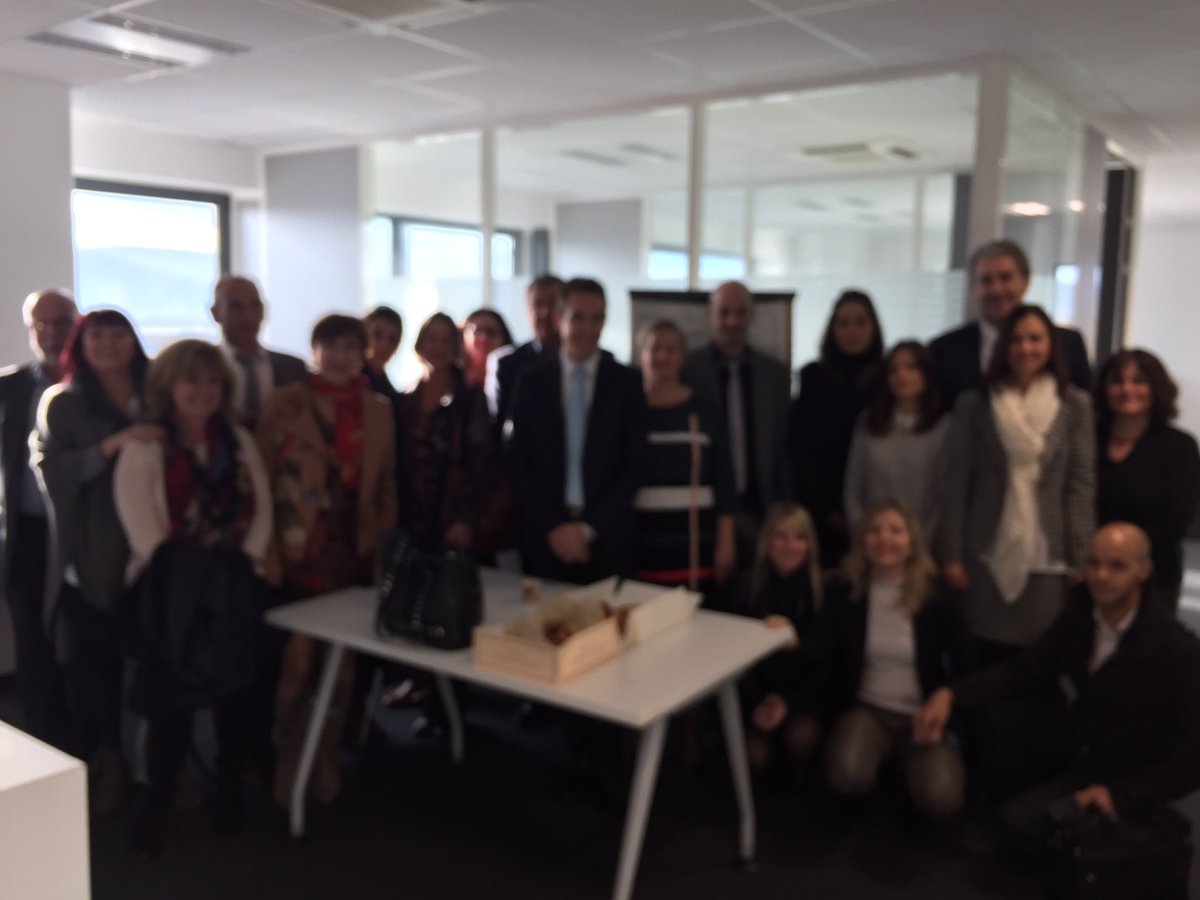 FamyLyon's tweet photo. #tchatSE #AXA C'est parti pr la convention AEP #digitale @mbebear @MarieeOlivier @DianeDeperrois @ColombuYves Tous mobilisés 860 H/F 👍👍👍👍 https://t.co/VqQu8C43Rz