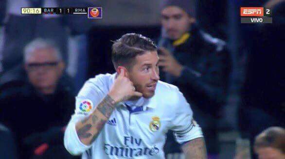 برشلوني كاتب ع الفيس بوك:
كل ما أتذكر أن راموس مصيره جهنم ارتاح نفسياً

مدريدي رد عليه: "ما تضمن ممكن يدخل الإسلام بآخر دقيقة بعمره." 😂😂😂