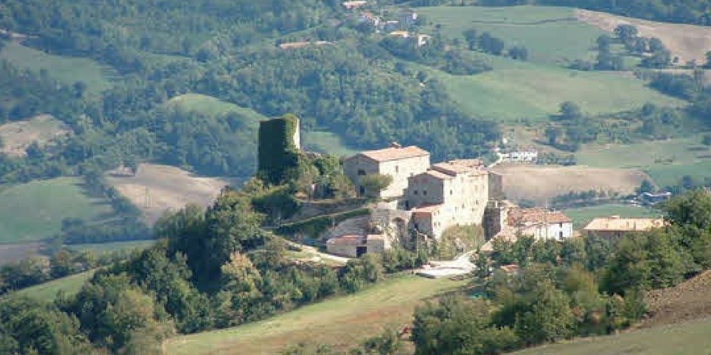 Una vacanza rilassante in un borgo medievale immerso nel #verde: Borgo del Sole e della Luna! #Emilia goo.gl/jckzxj