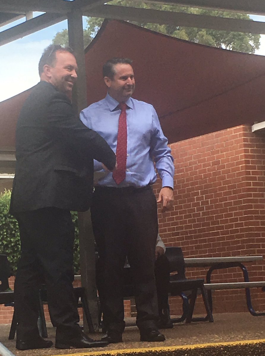 HeidiTh77859434's tweet photo. Greg Warren MP presenting community service awards @ThomasAcresPS @seanp68 @GregWarren_ thank you! https://t.co/eq0b9UATol