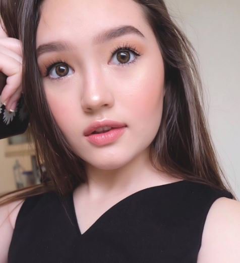 gmanetwork's tweet photo. How to get Mika dela Cruz's fresh-faced look? Watch her tutorial video: https://t.co/3WrYB53b5y https://t.co/FkI5xpZKWe
