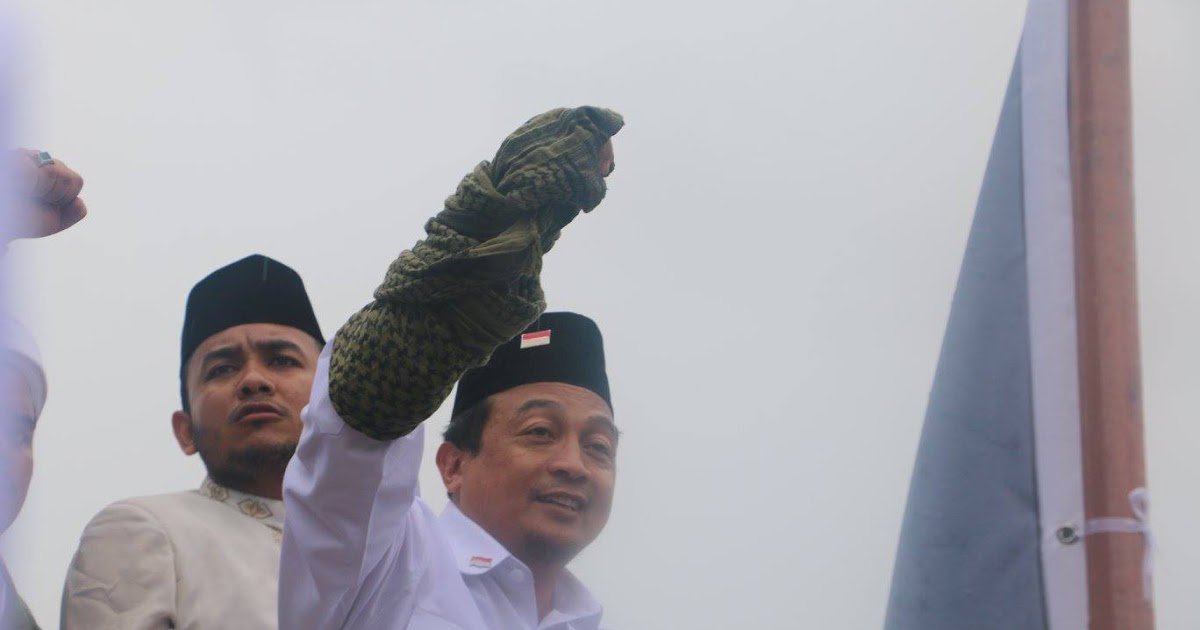 BersamaDakwah's tweet photo. Ungkap Tanda Keberkahan Aksi 212, Suara Ketua GNPF MUI Bergetar https://t.co/aqIdwemjQp https://t.co/IXE3jJKSeu