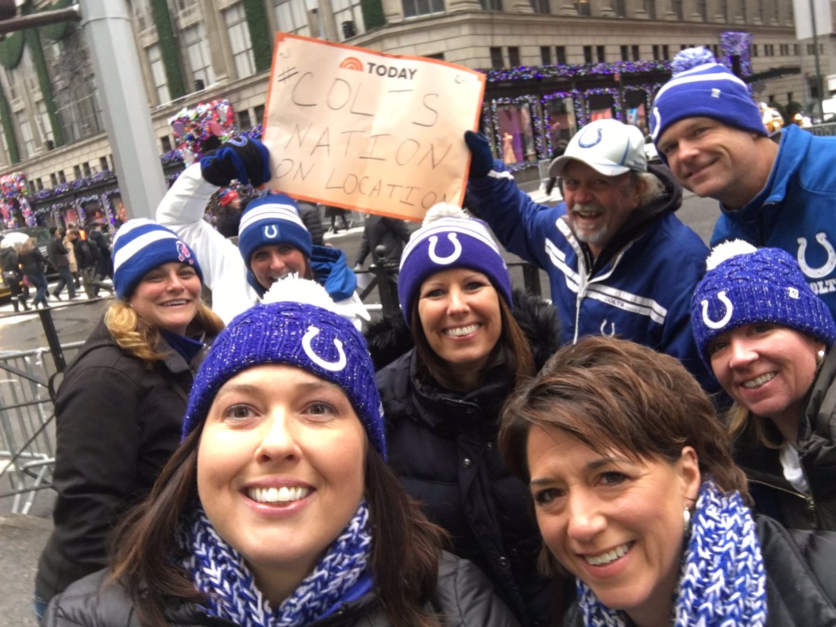 mollsc76's tweet photo. Go Colts! Great group of friends in NYC to watch the Colts on the road 🏈 #INDvsNYJ  #FOX59BlueMonday https://t.co/R1VFbyemyd