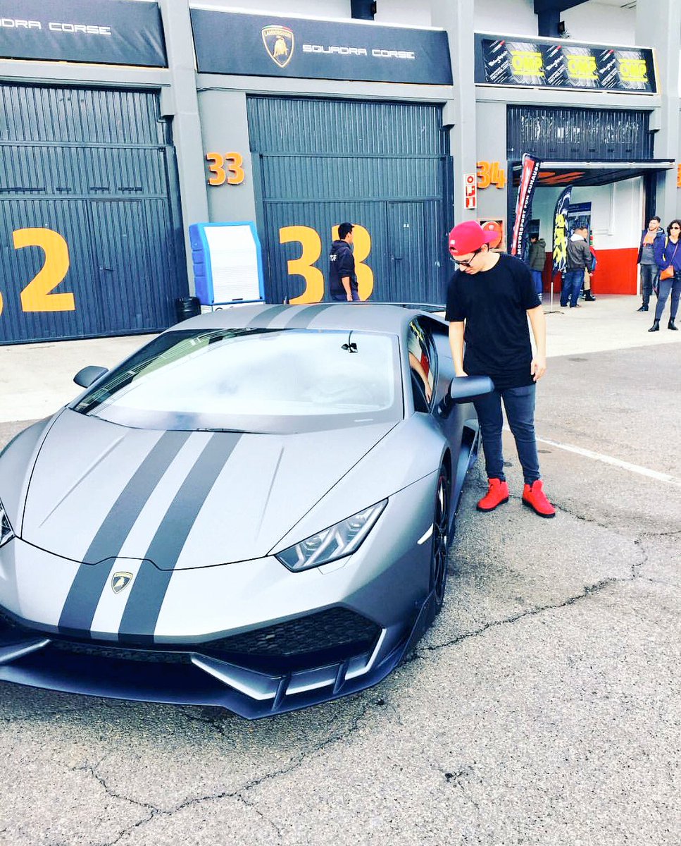 breakstormm's tweet photo. Meet The Beast #Huracan #Lamborghini #Lamborgini #breakstorm #amazing https://t.co/aos4ZbDfre