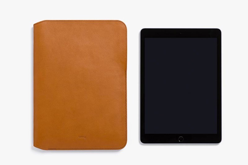 theprimarymag's tweet photo. .@Bellroy releases their slim and functional tablet sleeve https://t.co/1zx0CmwWX9 https://t.co/eIMYFzF26x