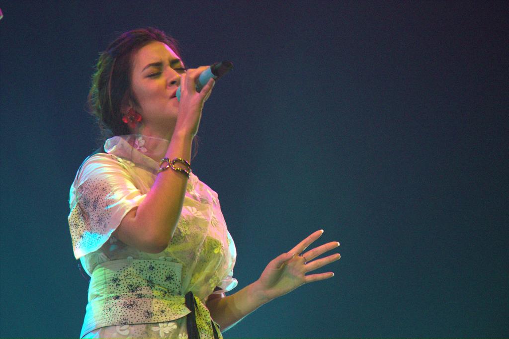 yourRAISA_Jogja's tweet photo. Masih belum bisa move on dari keseruan @economicsjazz 
Ohya kalo mau liat foto2 kmrn bisa cek ig @yourRAISA_Jogja https://t.co/UEU9UyRD3r