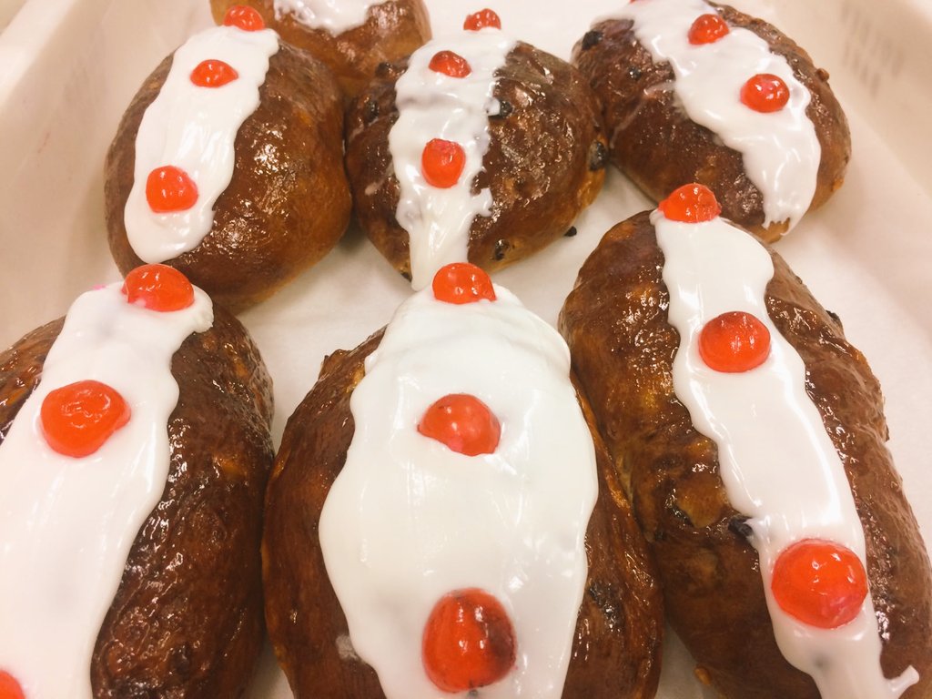 TUDublinBakery's tweet photo. We're getting ready for Christmas! Come get your iced buns (2 for 1€) and stollen (5€ each) today! #ditbakery @ditofficial https://t.co/yx5KwBwGjS