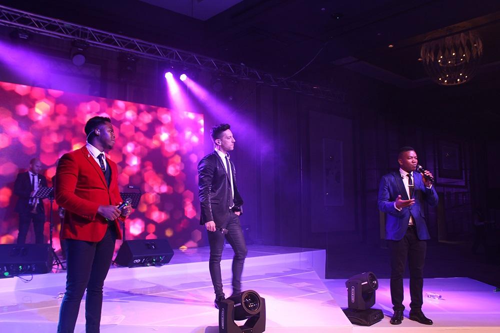 Biz_Tourism's tweet photo. Celebrating the launch of #SunCity #SunCentral entertainment centre! https://t.co/yNCbxmd72i via @Biz_Tourism #NewSunCity https://t.co/BQUukGw98j