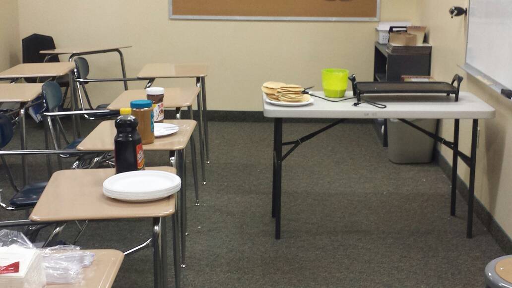 NCTrojanFB's tweet photo. Goal: develop as a servant leader. Pancakes for the Jrs/Srs this AM. #servingothers #SteelStrong #walkthetalk #JesusLed https://t.co/RbRsY1C28u