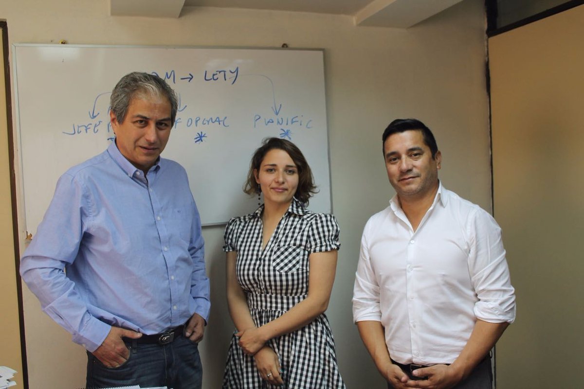 ccuevasz's tweet photo. Junto a @Carla_Amtmann en visita  Protocolar de saludo de @ND_Chile al Compañero @AguilarMario  #NuevoPresidente Electo del @MagisterioNac https://t.co/P1968x1VLz