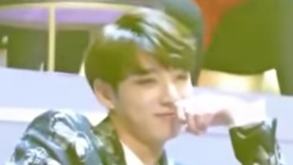 ekwalhobi's tweet photo. JUNGKOOK being Daddy after Gfriend shouts "MAJA" https://t.co/uORyv4xj0E