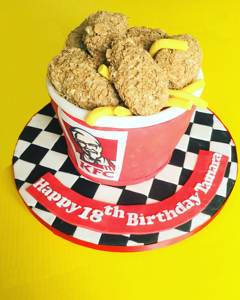 TheCakeologists's tweet photo. Our first ever #vegetarianchicken bucket #cake! ;) #Happy18thbirthday Tamara! #KFC #chickencake #eggless #chips #vanillasponge #raspberryjam https://t.co/CNt0bedZ8z