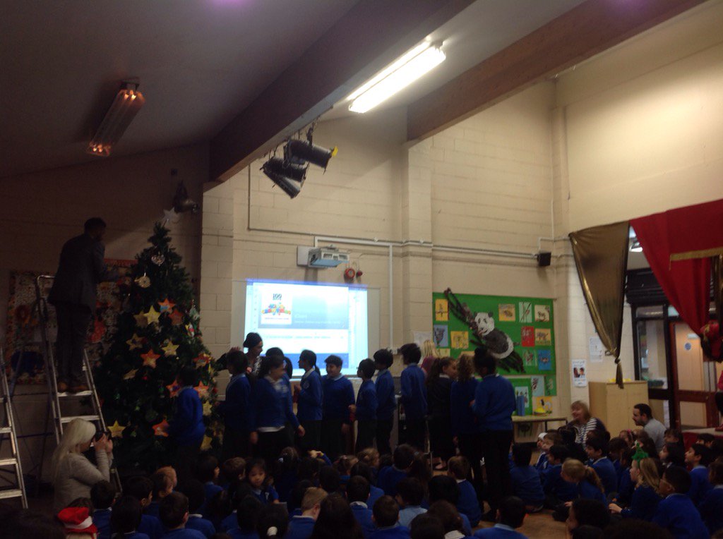 chadvaleprimary's tweet photo. #5Chad #Christmas #Dressthetree Feeling Festive https://t.co/XERX3uChF6 https://t.co/woCUtrO0nB