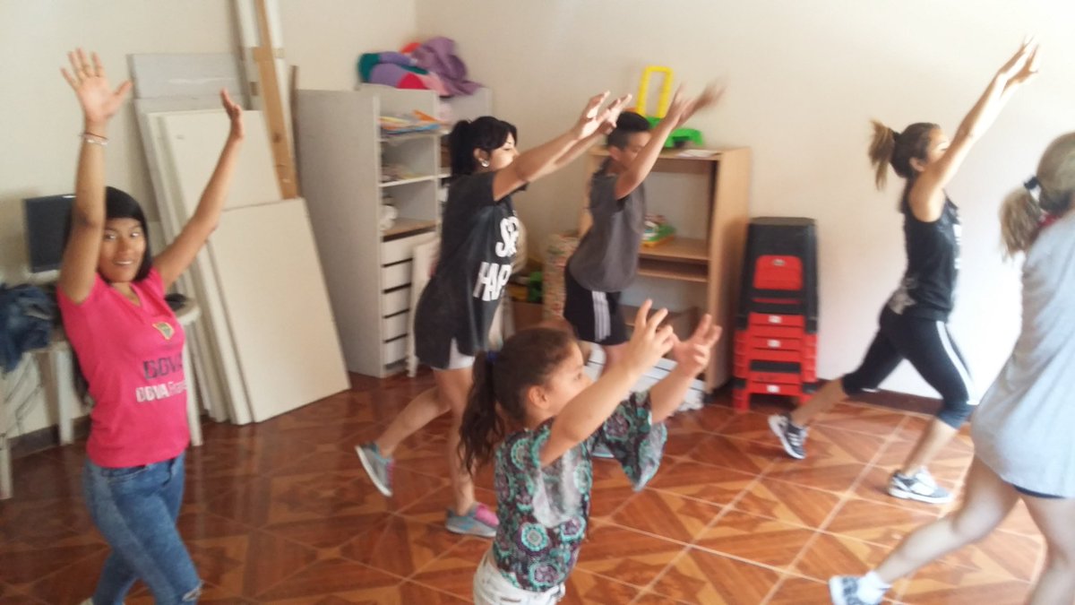 aplaprade's tweet photo. Ultima clase del año del taller de danza itinerante https://t.co/aGyPCOK5AW