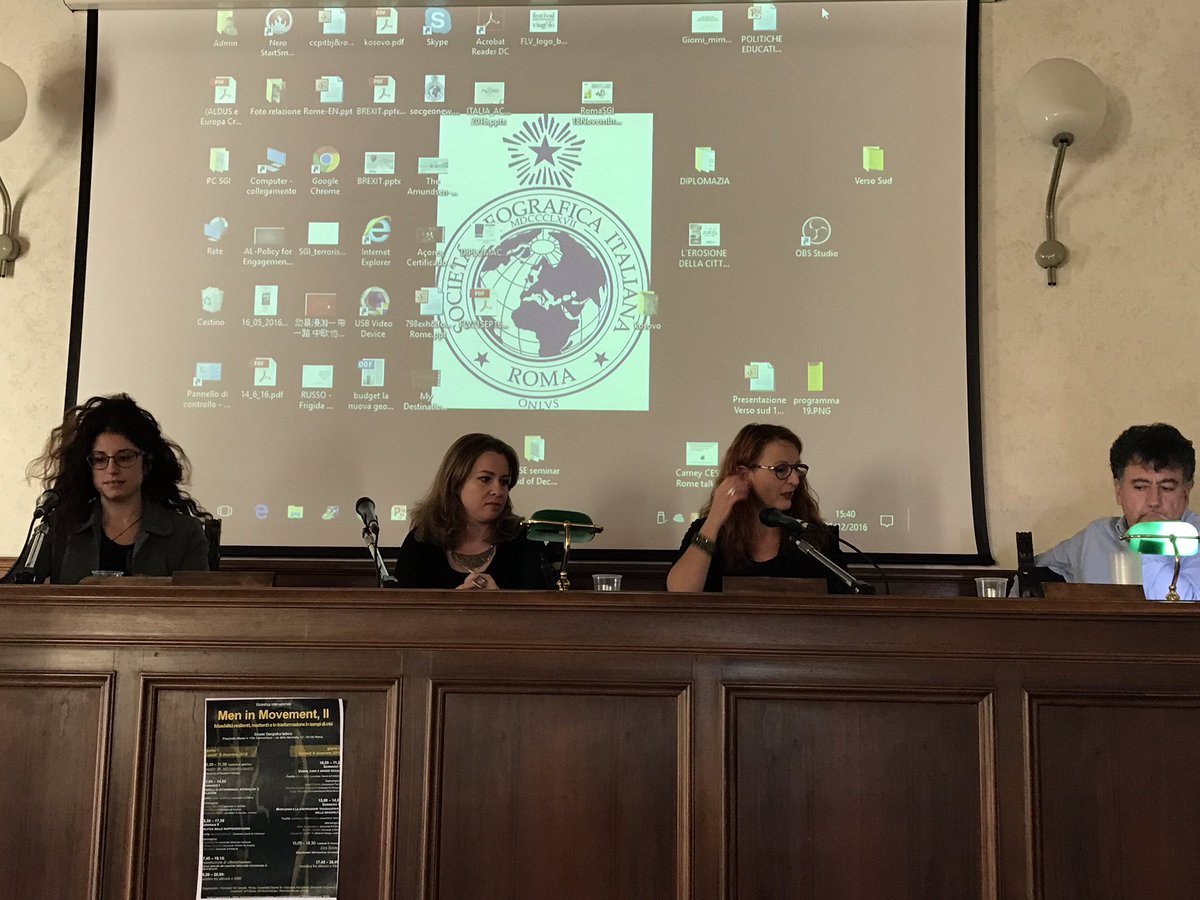 paakoabril's tweet photo. #MenInMovement @UOCartshum empieza el seminario sobre politicas y representación de la masculinidad. https://t.co/lA03MfmJNF