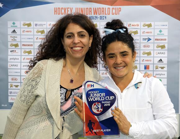 vlack_sanisidro's tweet photo. Las #leoncitas campeonas del mundo y @majogranatto elegida como la mejor del torneo Felicitaciones! 🐯 #vlackplayer #lovevlack #HJWC2016 https://t.co/IGyeqWjTz1