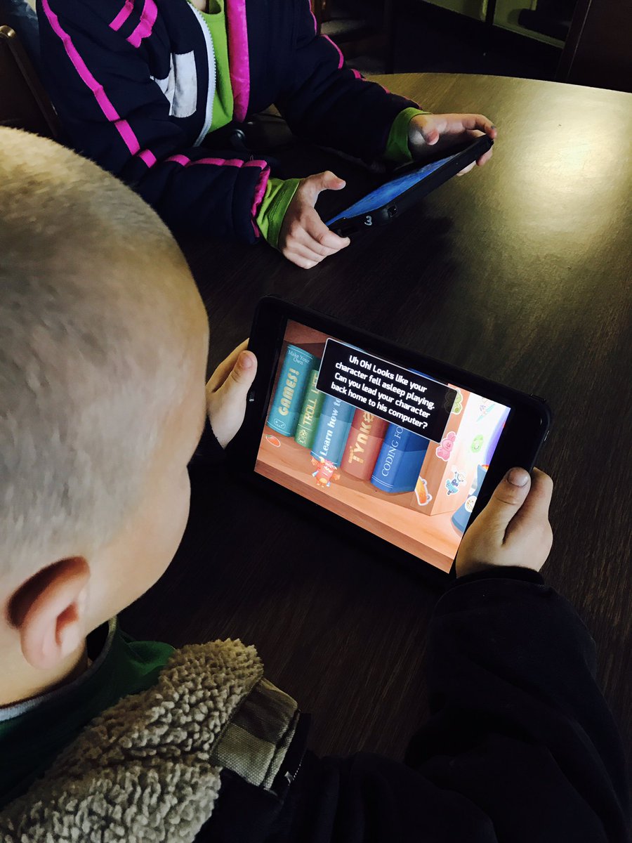 kristinedwards3's tweet photo. How do you #HourofCode #roadrunnerexpress https://t.co/0p45Vmu9ZG