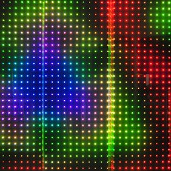 MediaFacade's tweet photo. Iluminación LED en rejas. https://t.co/gCqkOPRoUn