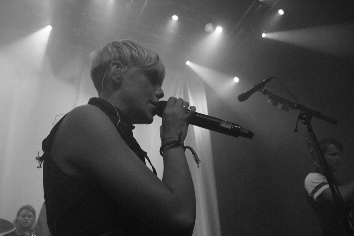 TonightAliveSP's tweet photo. #thowback #limitlessworldtour
📷 @drewpanda94 https://t.co/oOwBWorDTQ