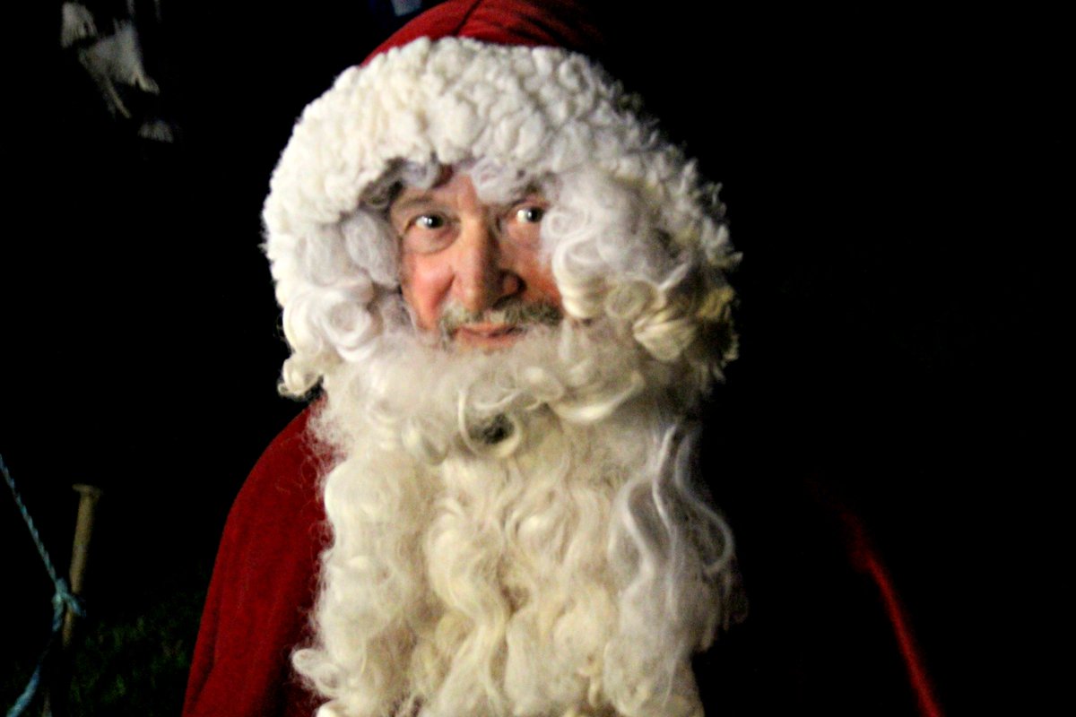 NSheffNewsBeat's tweet photo. VIDEO: People got into the festive spirit yesterday at Firth Park @firthparkfest @FoFirthPark! https://t.co/6zvVXBvveO Send in your pics! https://t.co/FQShMKQ3RV