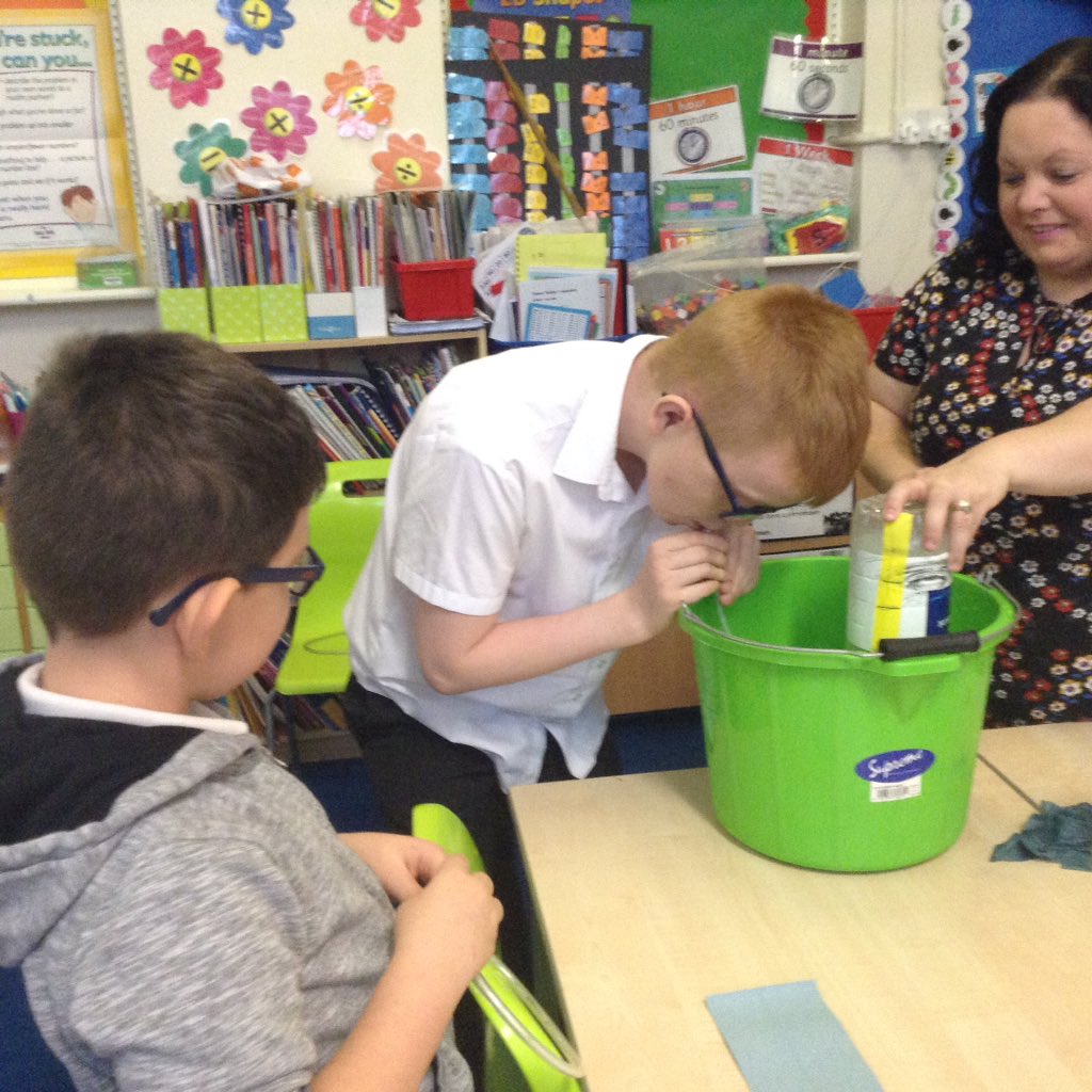 CefnPrimarySJW's tweet photo. Y5/6 testing our lung capacity in Science this morning! #lotsofhotair #scientists
@cfpsHT @CefnPrimary https://t.co/gRqxh2E1lX
