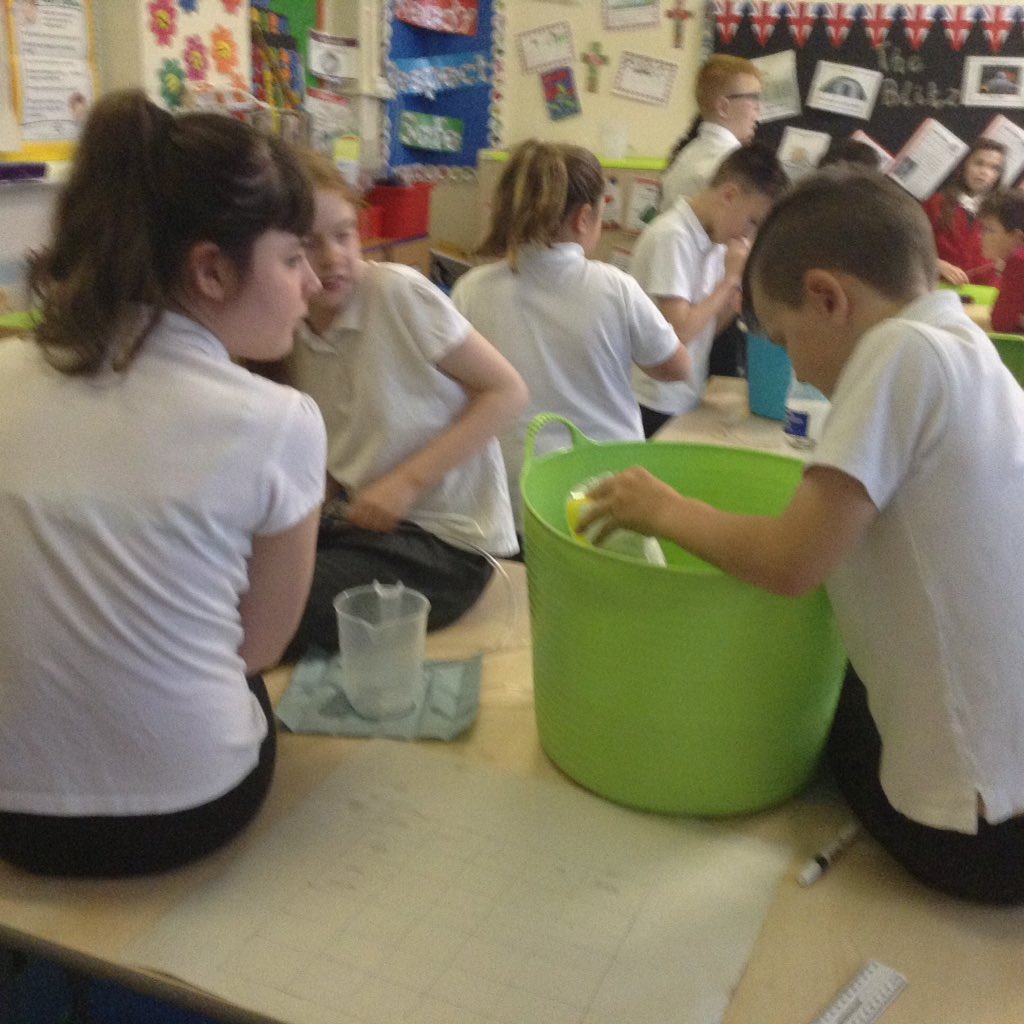 CefnPrimarySJW's tweet photo. Y5/6 testing our lung capacity in Science this morning! #lotsofhotair #scientists
@cfpsHT @CefnPrimary https://t.co/gRqxh2E1lX