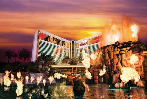 NDAmakingway's tweet photo. Have you booked at the Mirage yet? Save by booking within the NDA room block! #Demolition2017 https://t.co/UMNLavzRXr https://t.co/q9F08Mfxsv