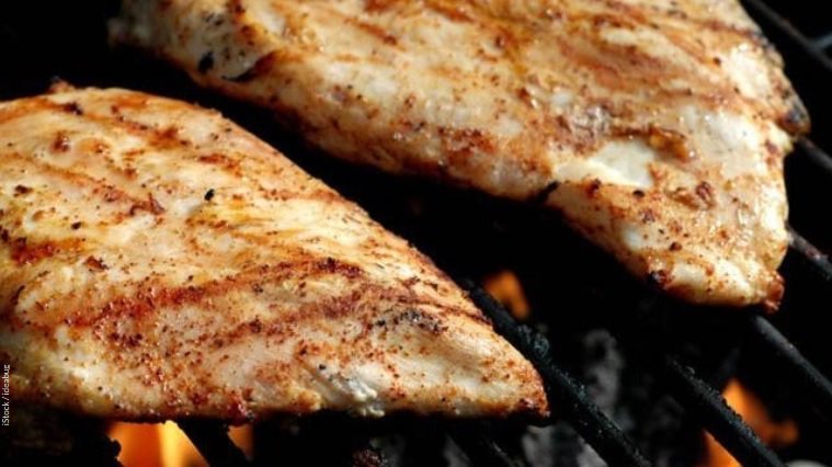 #BREAKING 1.9 million pounds of undercooked chicken recalled bit.ly/2gtvATR https://t.co/HPVC0jNKoR