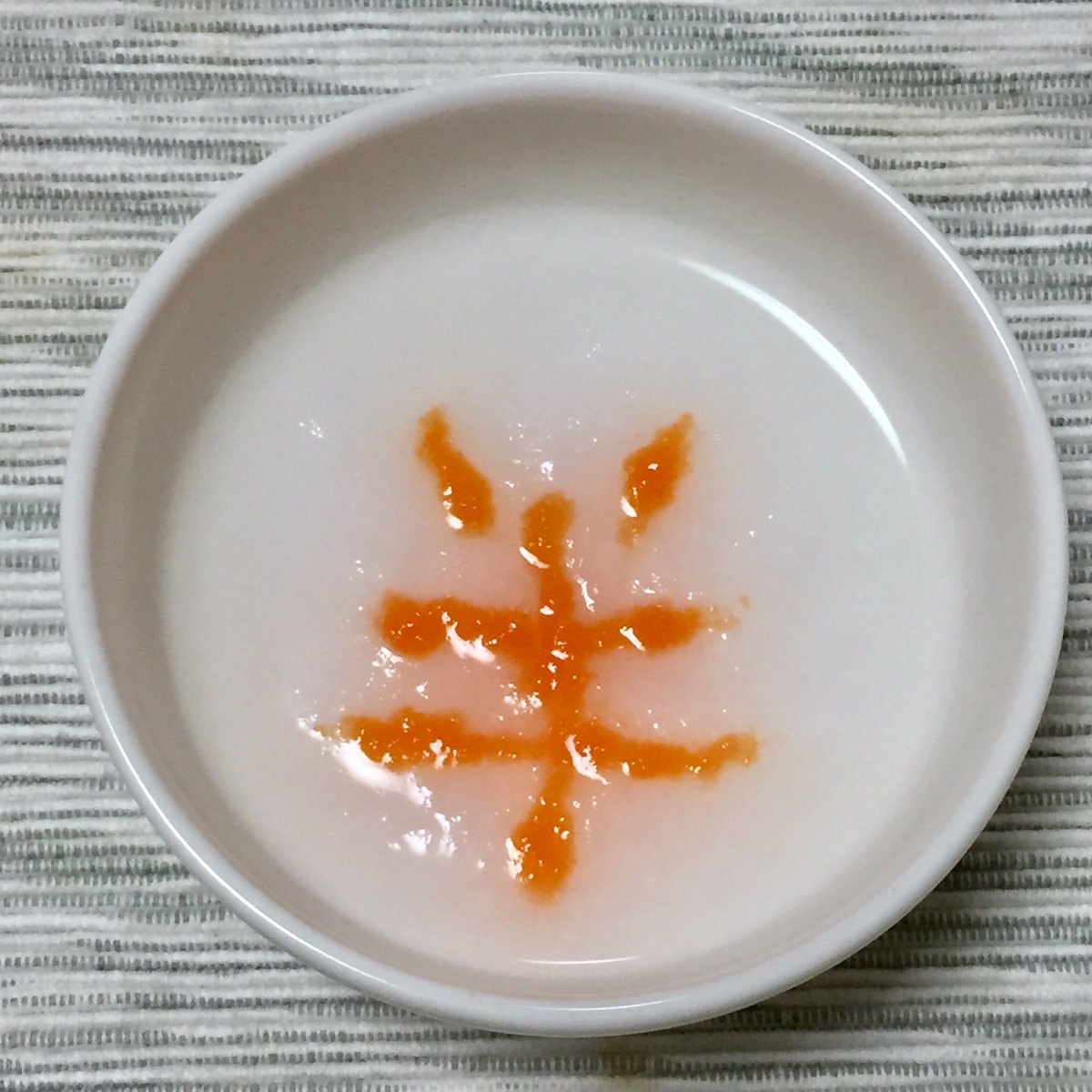 akiniwata's tweet photo. 本日息子ハーフバースデー。
生後半年記念離乳食ぺろりと完食。 https://t.co/TheUkmw1au