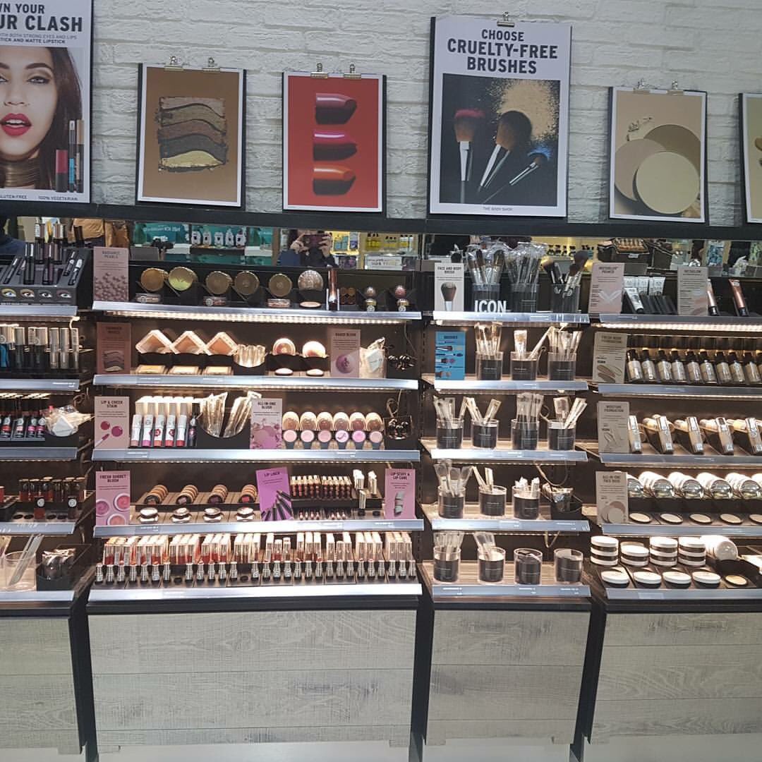 FashionBlitzPak's tweet photo. After all its an outlet of @TheBodyShop Cosmetics & cosmetics everywhere 😍
#constantinepr #makeup #elixiroflife #tobeused #pulse4 https://t.co/aUf8hmhbfs