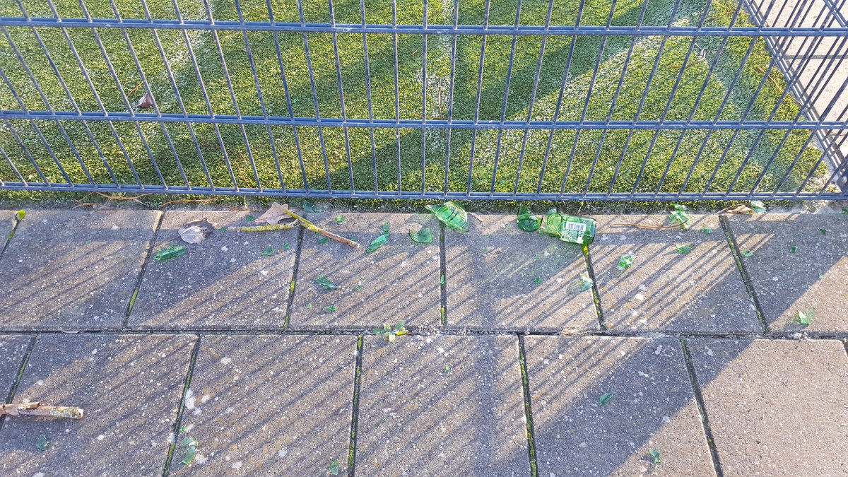 Terrein woningstichting wordt als vuilstort gebruikt ... dat is ook <a href="/Gem_DenHelder/">Gemeente Den Helder</a> <a href="/StadspartijDH/">StadspartijDH</a> <a href="/HelderseCourant/">Helderse Courant</a>