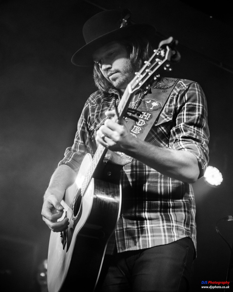 2countryradio's tweet image. Let us brighten your Monday morning with some @athousandhorses pictures taken for us by @DJS_Photo