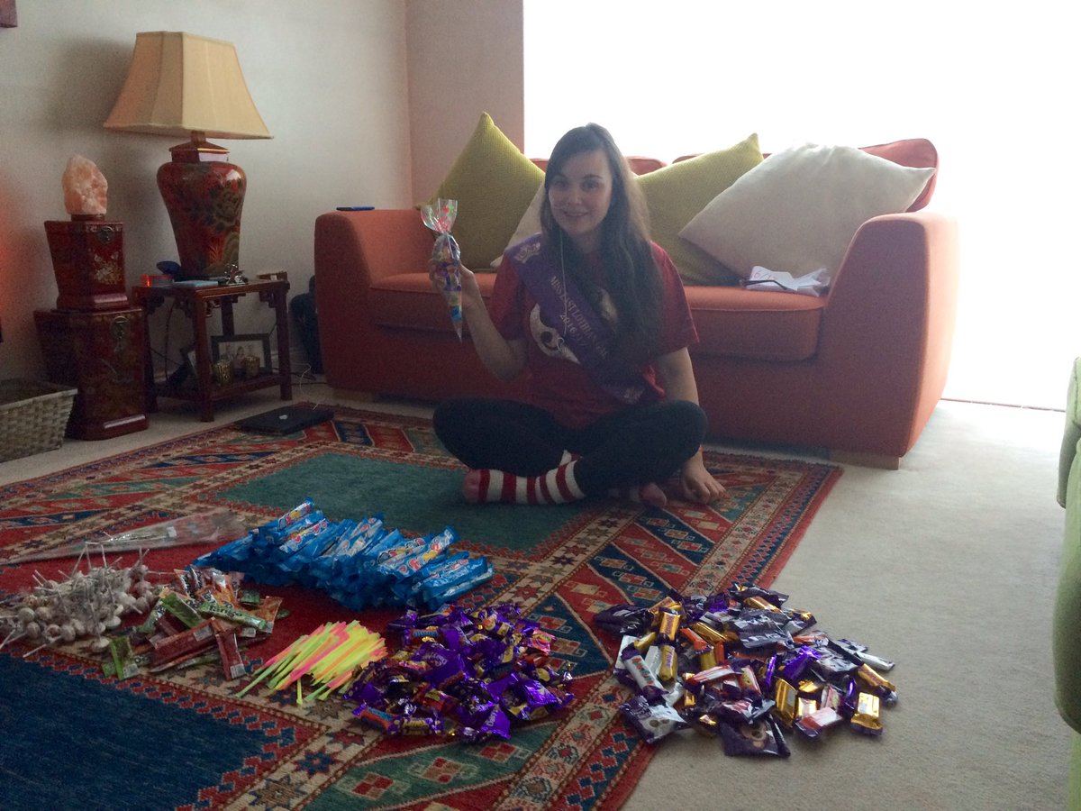 nicolepageant's tweet photo. Appearance 20 for Galaxy, making up Christmas sweets for East Lothian Tiger Cubs and Taekwon-Do students #galaxygirl #misseastlothiangalaxy https://t.co/wcsLK3sb0j