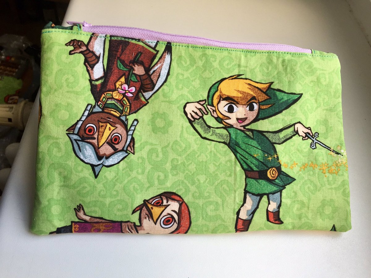 HellowImMellow's tweet photo. 🎄 ADVENTSVERLOSUNG! 🎄
Ich verlose am 3. Advent unter allen Retweets dieses selbstgenähte Zelda-Täschchen. Viel Glück :) https://t.co/UFfl0nr8fn