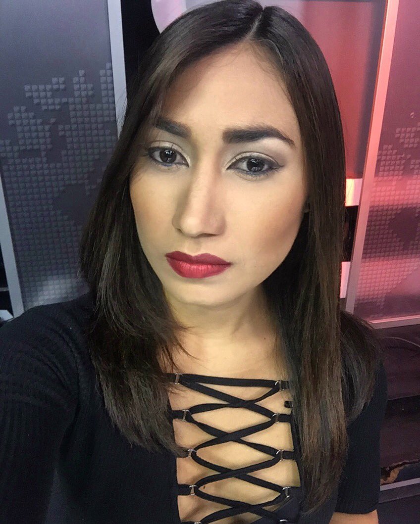 fanylunatv's tweet photo. Buenos Días! Hoy estamos en espectáculos desde la madrugada en pie con sueño #morning #an7 #makeup #mac #makeupmac https://t.co/NybHa8FkGr