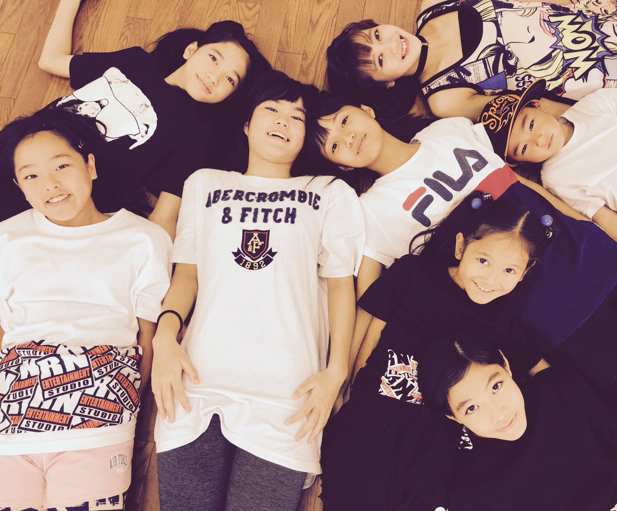 RN_Ent_Studio's tweet photo. 年齢問わず仲良しRNメン☺︎

#RNEntertainmentStudio
#rnent #rnentStudio #rndanceStudio #dancestudio #dance #ダンス #沖縄ダンススタジオ #沖縄ダンス https://t.co/XiGcBNyenF