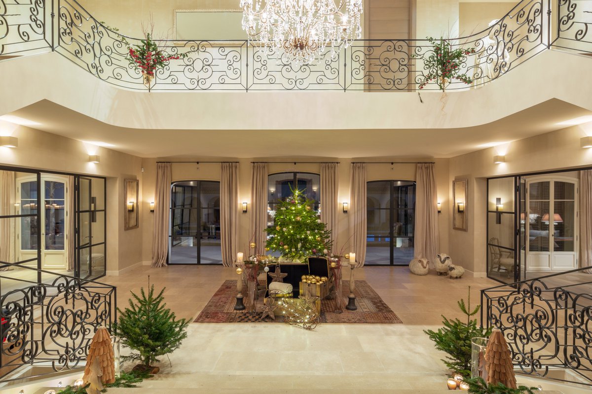 Our hall is ready and decorated! What do you think? #Day5 #AdventCalendar #Christmas #LuxuryTravel