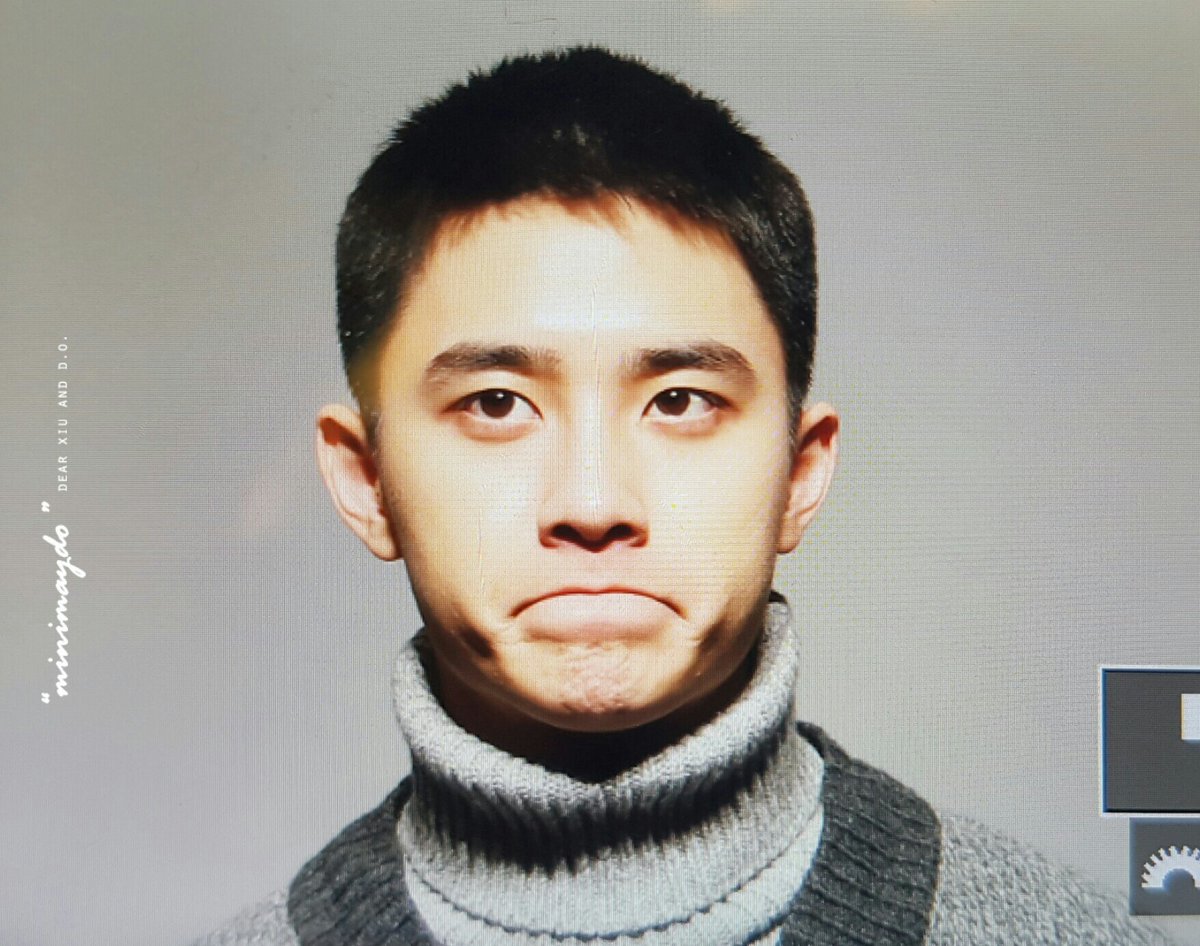 MINIMAYDO's tweet photo. 161205 형 월드타워 무대인사 #디오 #DO #경수
됴르륵 됴르륵👀 https://t.co/z5SvVbXrPw