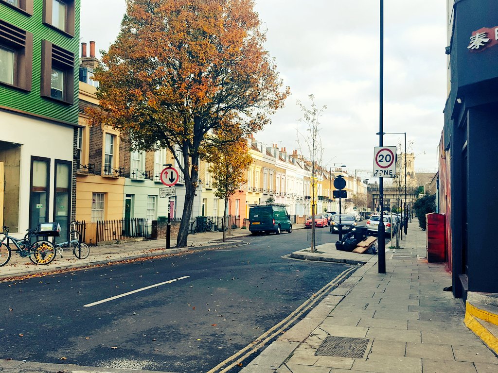 MoonlightHomes's tweet photo. #goodmorning  London! It's a beautiful sunnyday! Here is to another great week! #GoodVibes #itscold https://t.co/Lwug7F9MPy