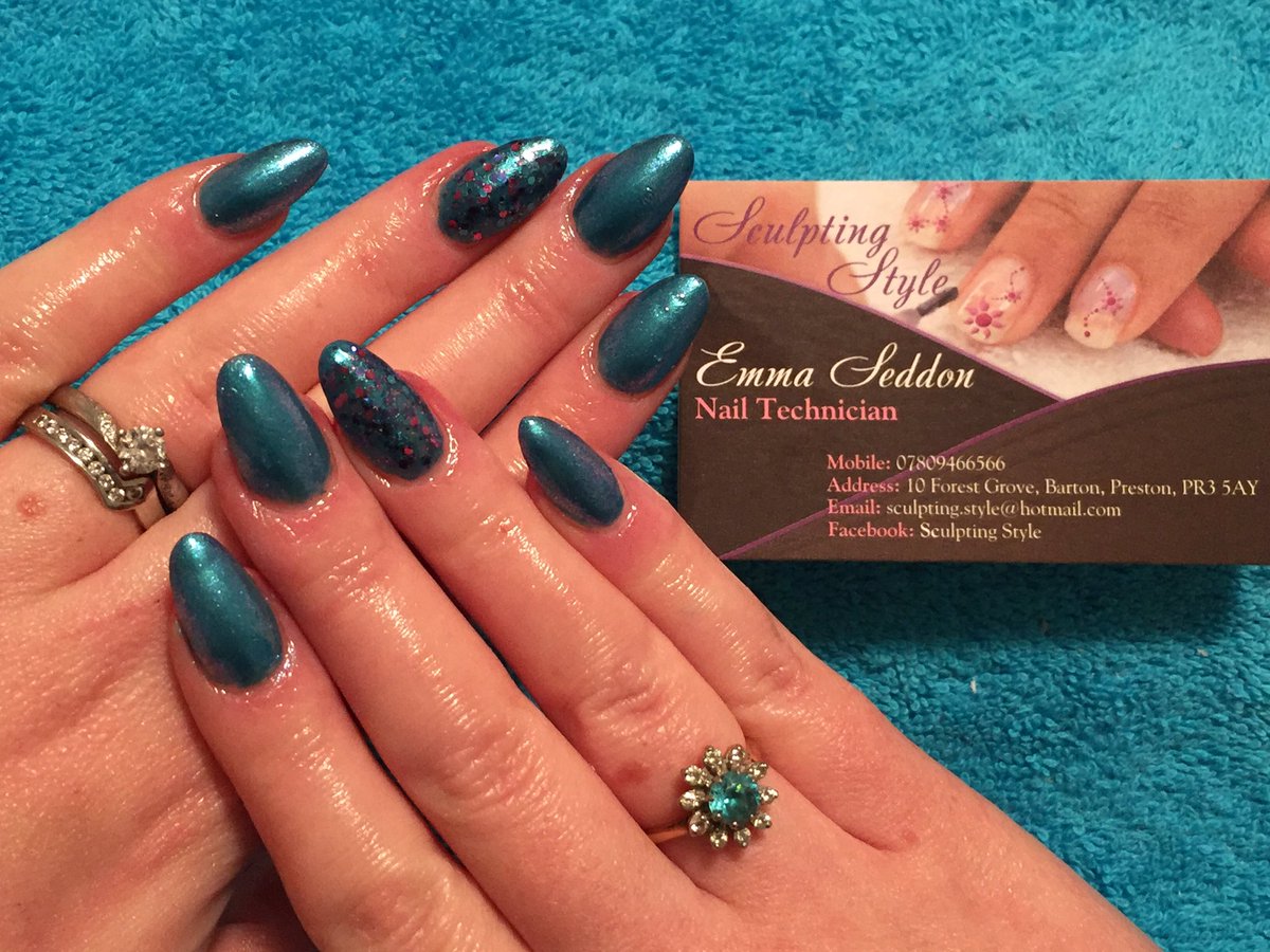 SculptingStyle's tweet photo. #Re-Tweet and receive #discountednailtreats for #Christmas  while #appointments last!! #nails @SculptingStyle https://t.co/6rMw6gw7nY