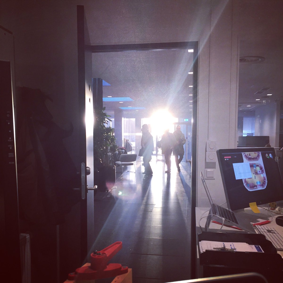 AnnaOFoka's tweet photo. @HUMlab the Sun @CoppelieC #humX https://t.co/pZLnfoceO6