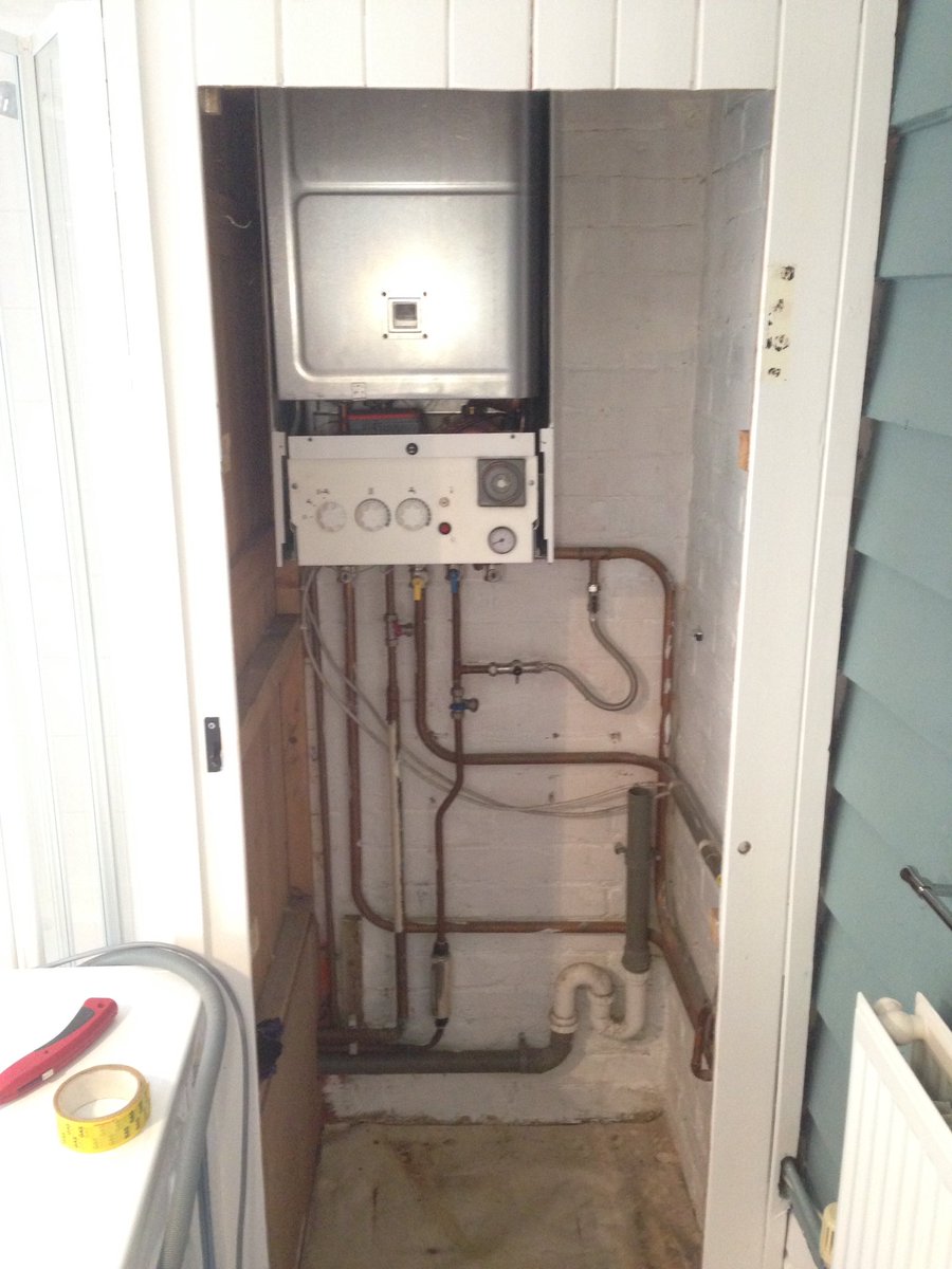 irbheating's tweet photo. Old @ideal_heating boiler coming out today & going in is the fantastic @atagheating IC Economiser 27 💪🏻 #ATAG #ESSEX https://t.co/mScYfreBNk